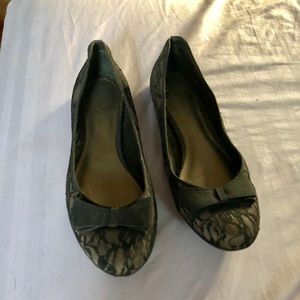 Lace flats